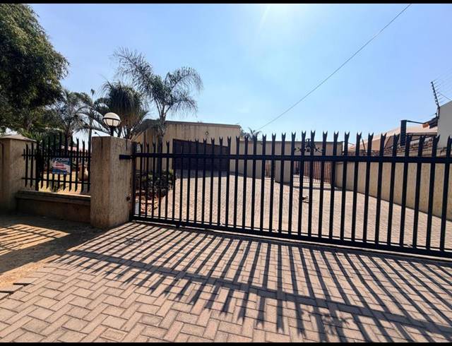5 BEDROOM HOUSE FOR SALE IN ERASMIA